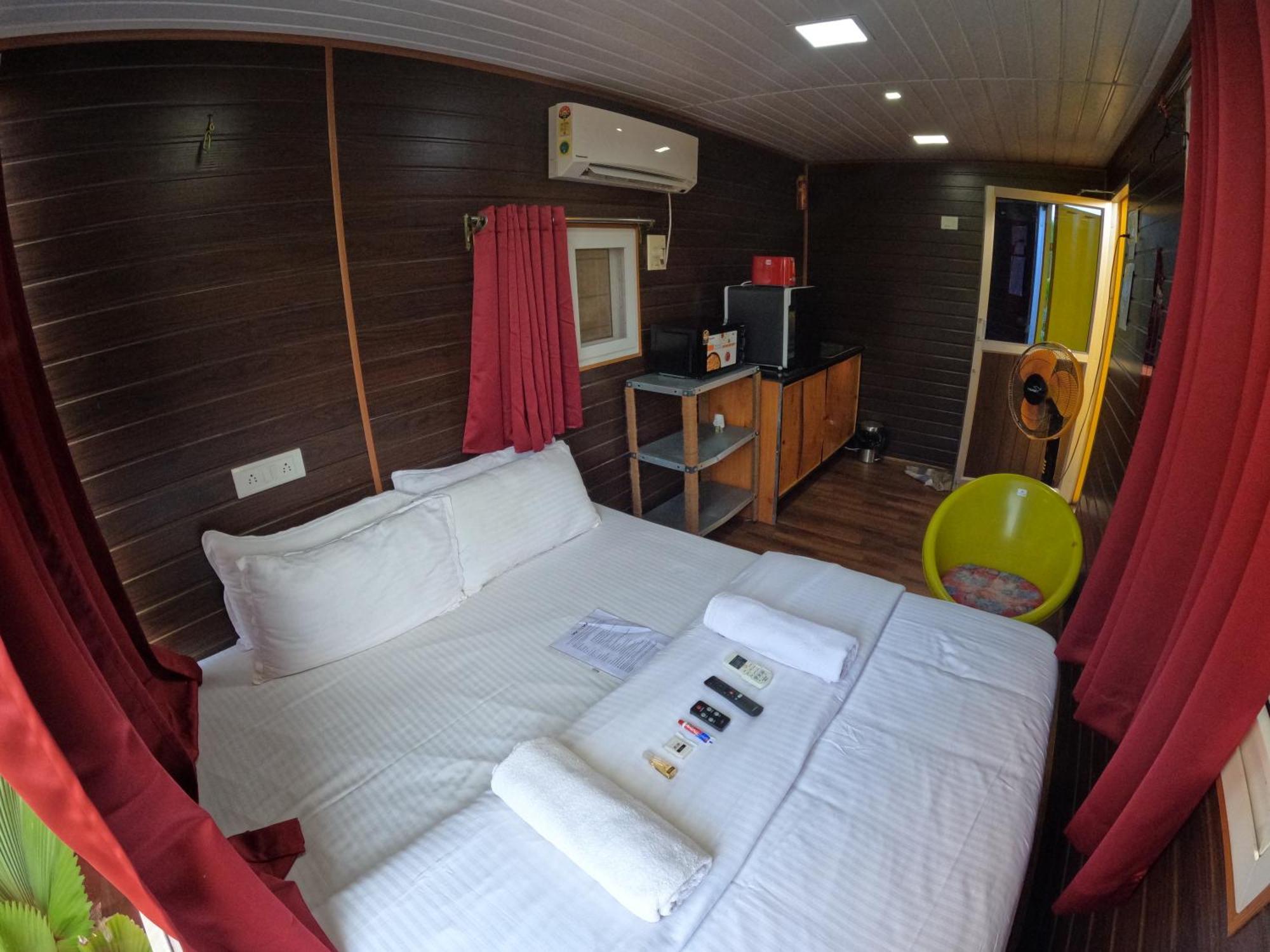 Wow Farm House Auroville Room photo